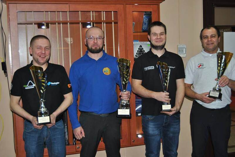Na zdjęciu finaliści pierwszej eliminacji Grand Prix (fot. fanpage klubu bilardowego Bila w Tarnowie)