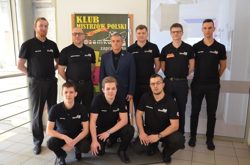 Na zdjęciu zawodnicy Ósemki Rzeszów ( fot. fanpage klubu bilardowego Ósemka )